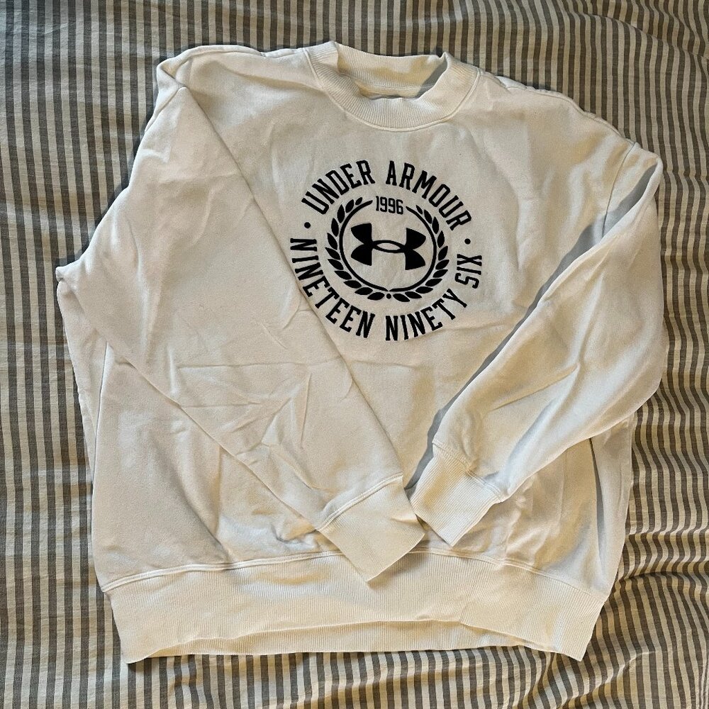 Under Armour Women’s Pullover Sweatshirt – Size Medium (Like New)